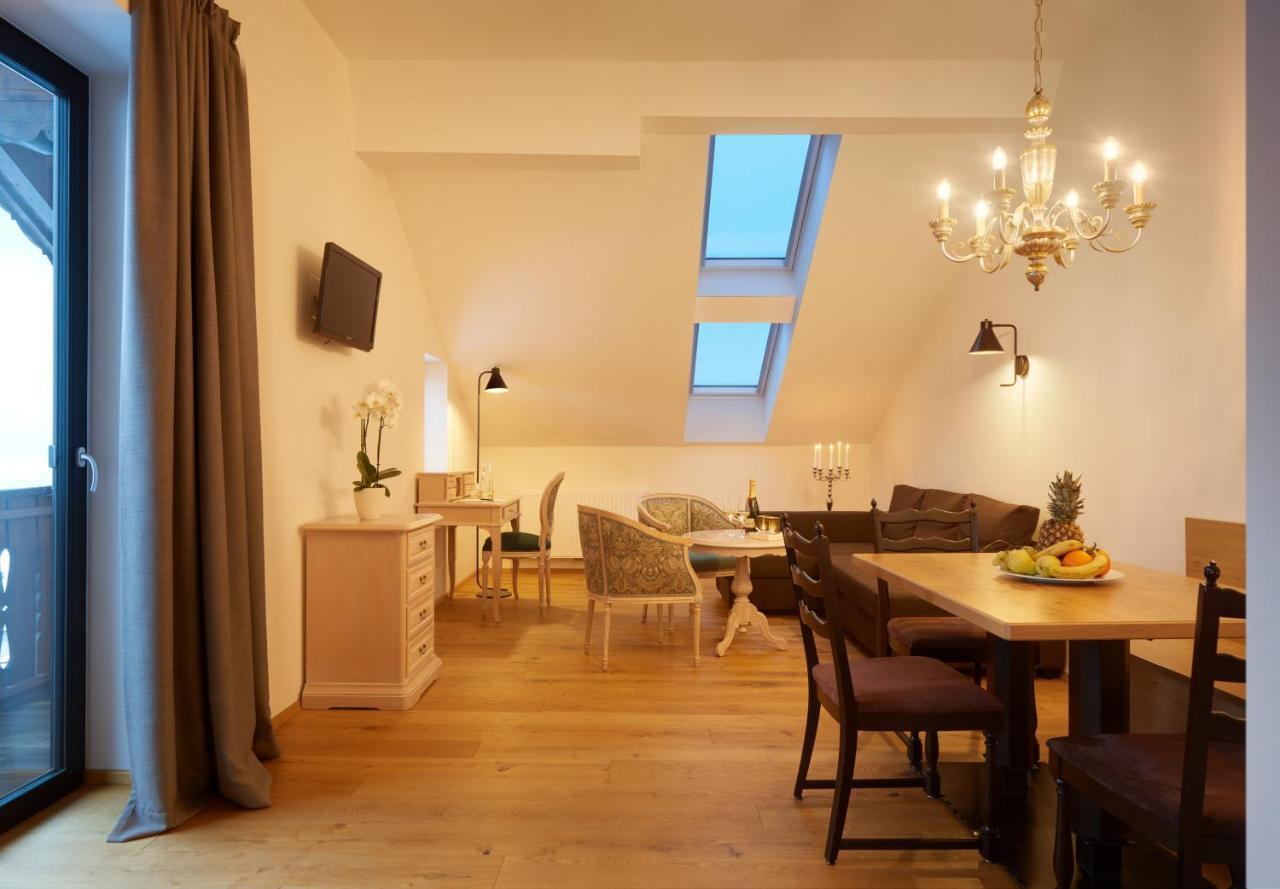 Historic Guesthouse Bircher B&B Apartments Near Sterzing Campo di Trens Exterior foto